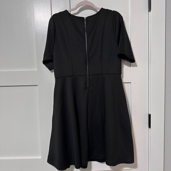 Torrid Little Black Dress Fit & Flare Style Midi Dress with Sleeves Size 1/1X - Picture 3 of 4